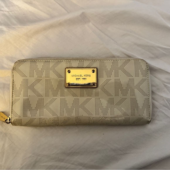 Michael Kors Beige Women's Wallet - Picture 1 of 5